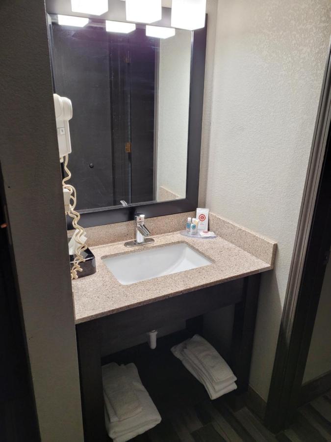 Comfort Inn Cleveland Airport Middleburg Heights Kültér fotó
